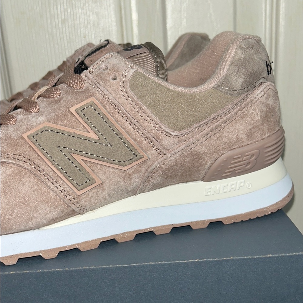New Balance Women's 574 V2 Sea Salt Sneaker - Picture 8 of 8